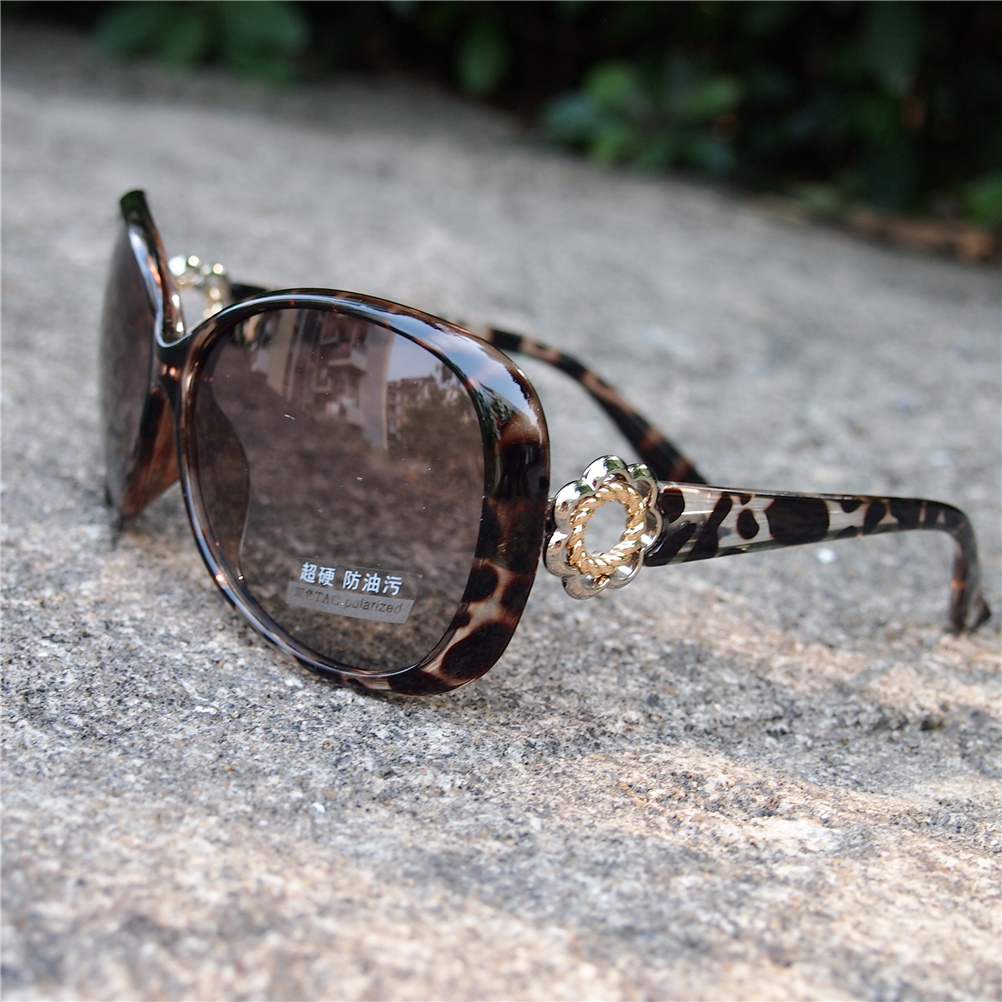 Men Women Unisex Vintage Retro Oversize Sunglasses White Leopard Frame With Anti Reflective 