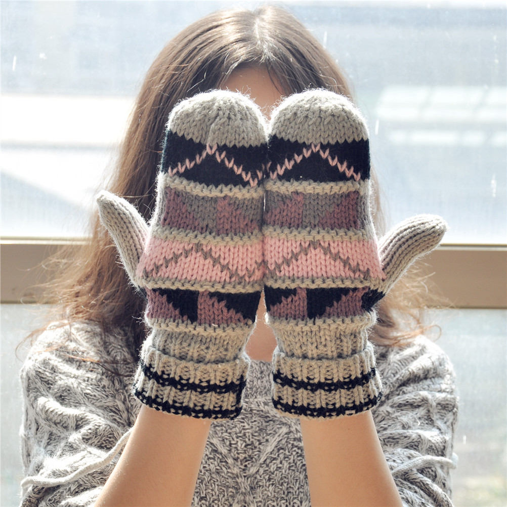 Multicolor Stripes Pattern Knitted Gloves For Women G101403 on Luulla